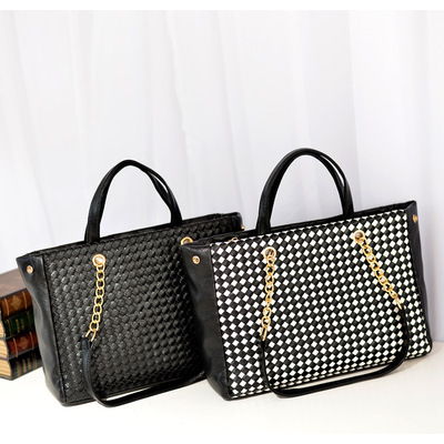 白溝2013新款時(shí)尚黑白格手提鏈條包 經(jīng)典格紋的永恒魅力